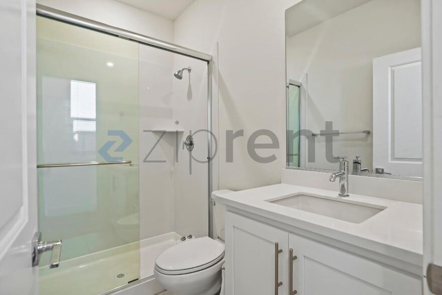 Building Photo - 5545 Oberon Ave