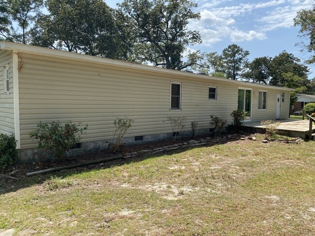 Building Photo - 2030 Catherine Lake Rd