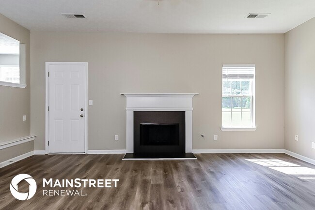 Building Photo - 5587 Orchard Rd