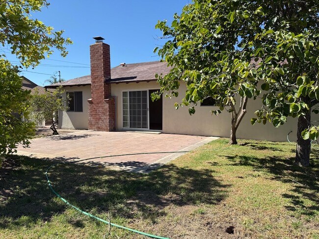 Building Photo - 4675 Verdugo Pl