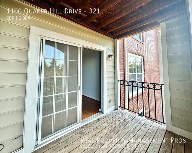 Building Photo - Updated & massive 2 bed 2 bath condo in Al...