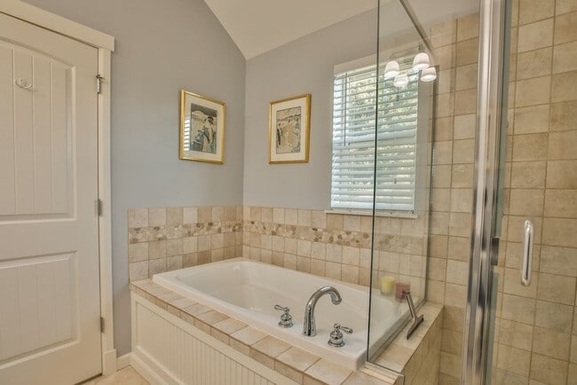 Building Photo - Gorgeous- Fully Furnished Home in Holmes Harbor, Pet Friendly and Landscape Included!