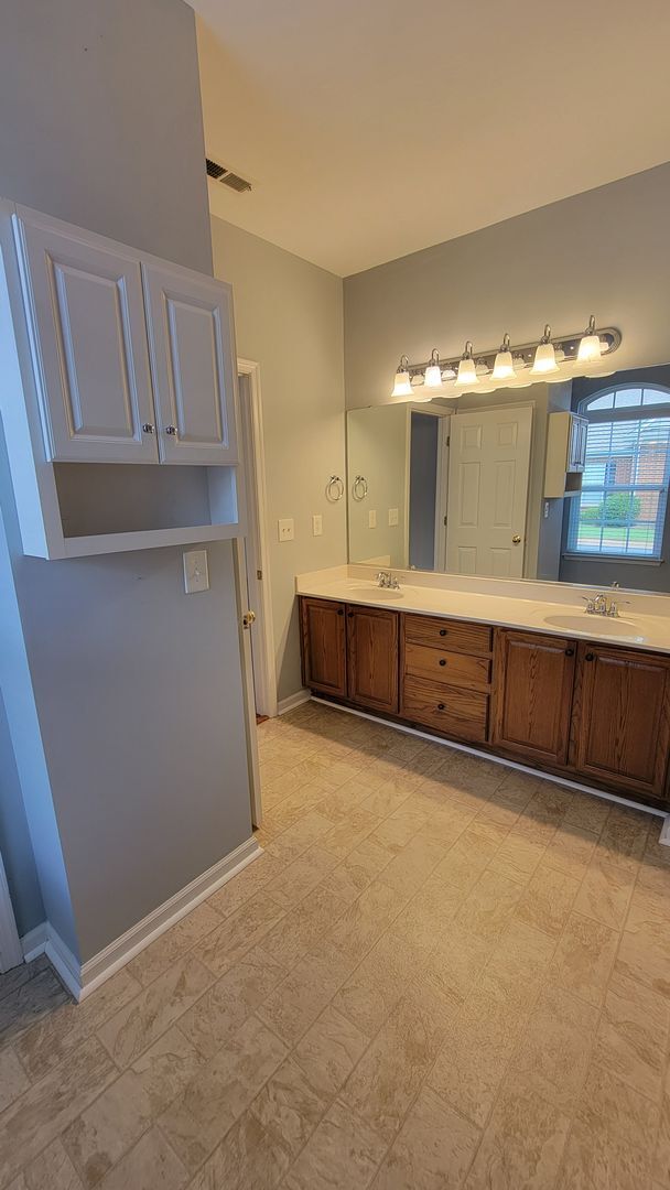 Building Photo - Lovely Home in The Villages at Powhatan