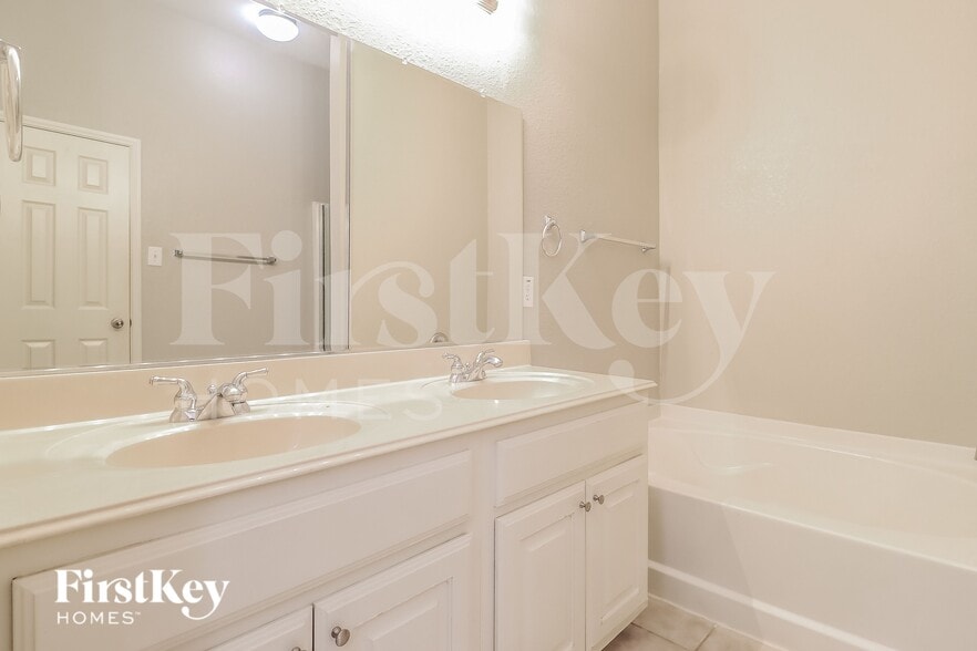 Building Photo - 14048 Tanglebrush Trail