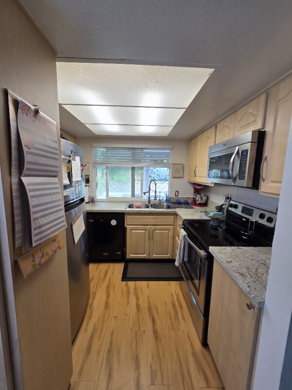 Building Photo - 8073 Hillandale Dr