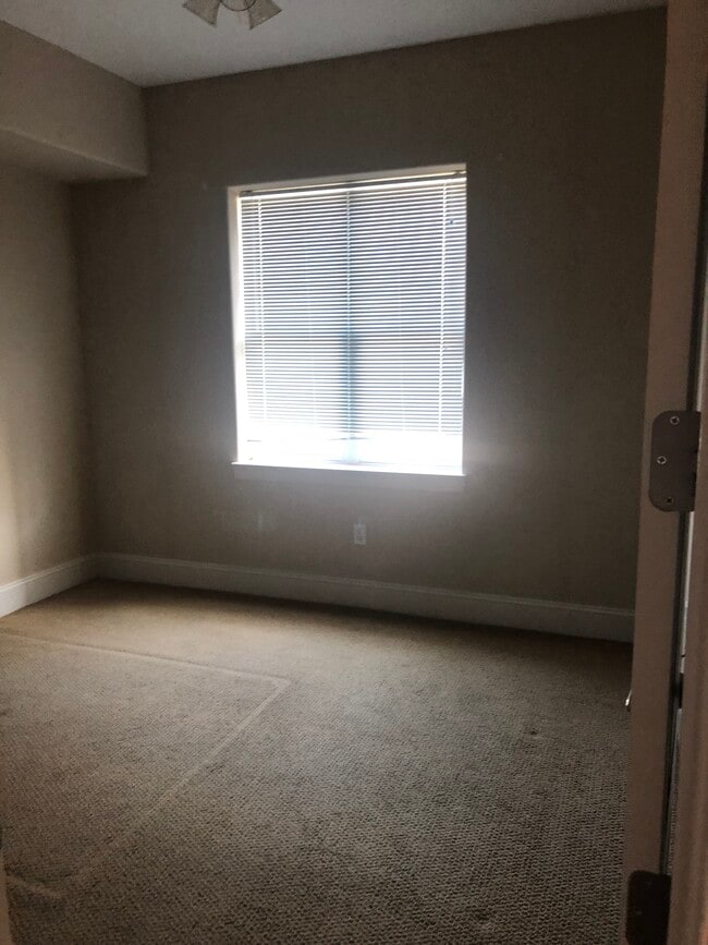 Building Photo - 4625 Piedmont Row Dr