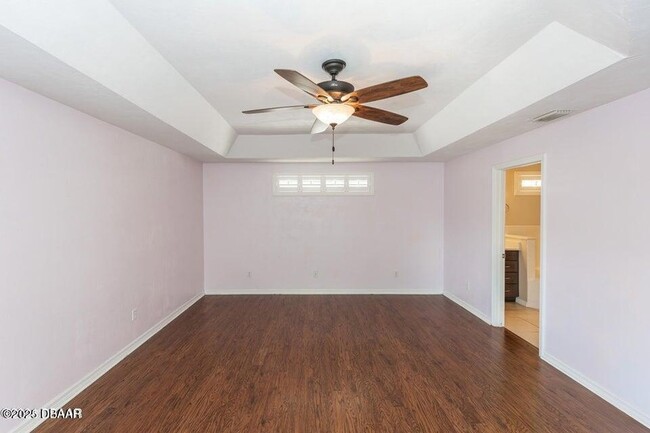 Building Photo - 12 Peruvian Ln