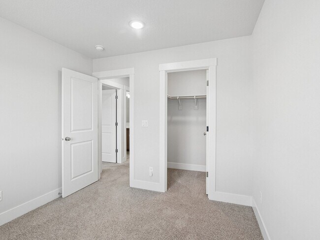 Building Photo - 15212 NW Cosmos St
