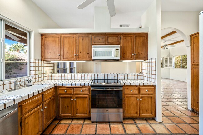 Building Photo - 53180 Avenida Madero