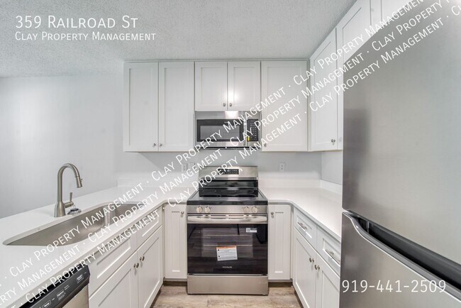 Building Photo - 359 Railroad St