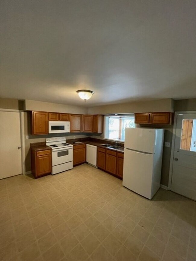 Building Photo - 3 Bed 2 Bath in Phelps Grove