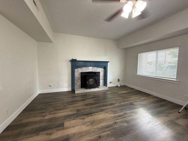 Building Photo - 358 N 100 E