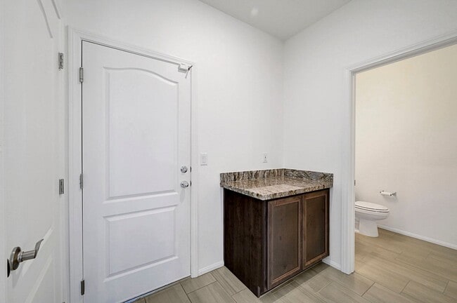 Building Photo - Stunning 3 Bedroom in Skye Canyon Master P...