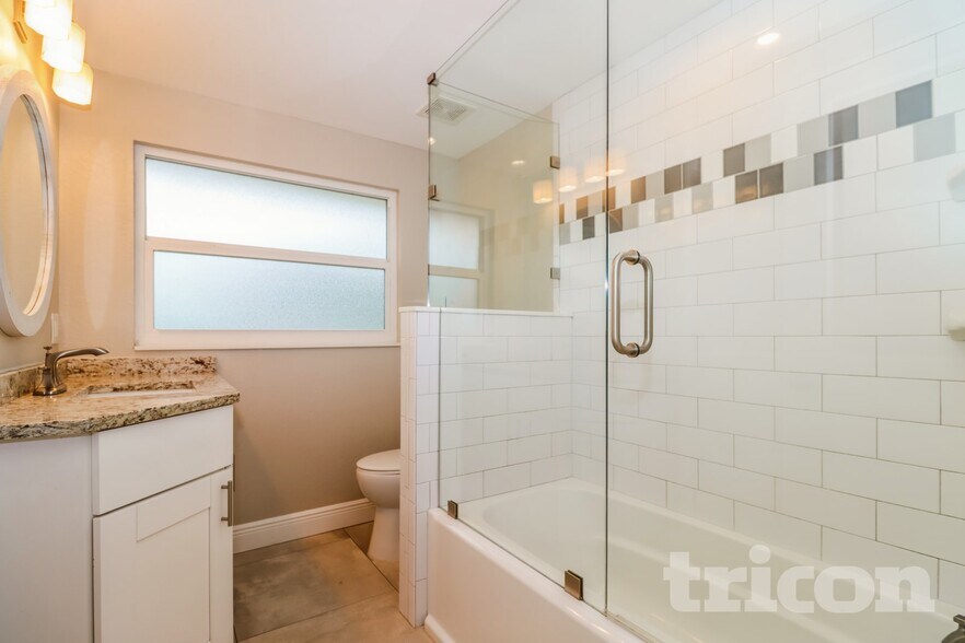 Building Photo - 1230 Kapok Kove Cir