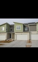 Building Photo - 2061 N Chianti St