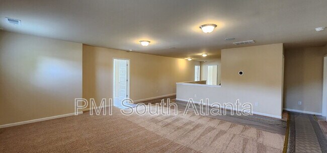Building Photo - 525 Twelve Oaks Dr