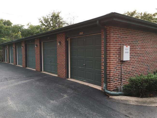 Building Photo - 616 E 5th Ave