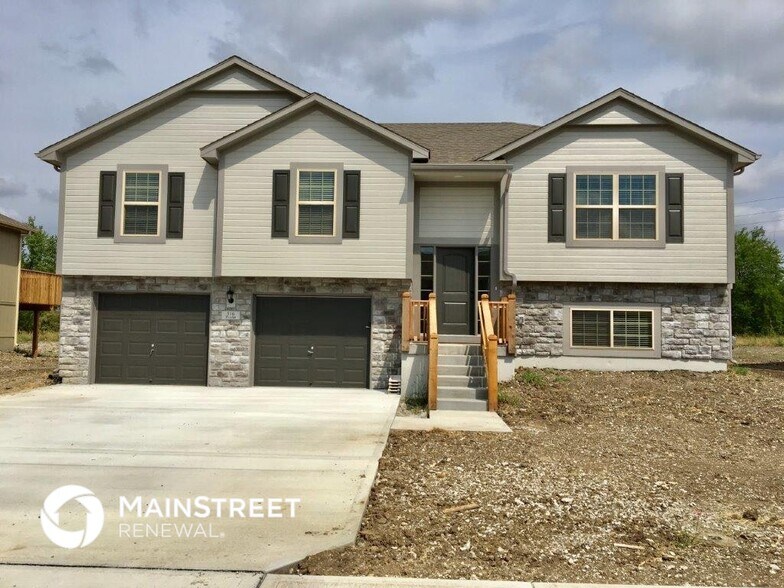 Building Photo - 516 S Poplar St