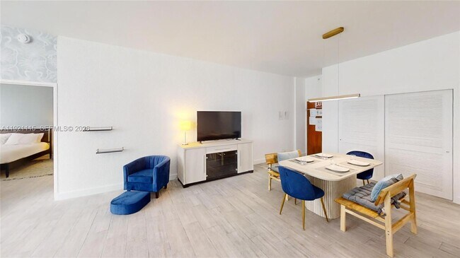 Building Photo - 4001 S Ocean Dr