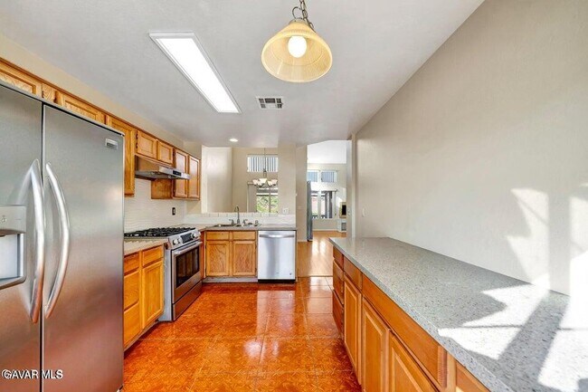 Building Photo - 2611 Redington St