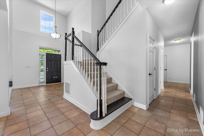 Building Photo - 5919 Chatham Dr