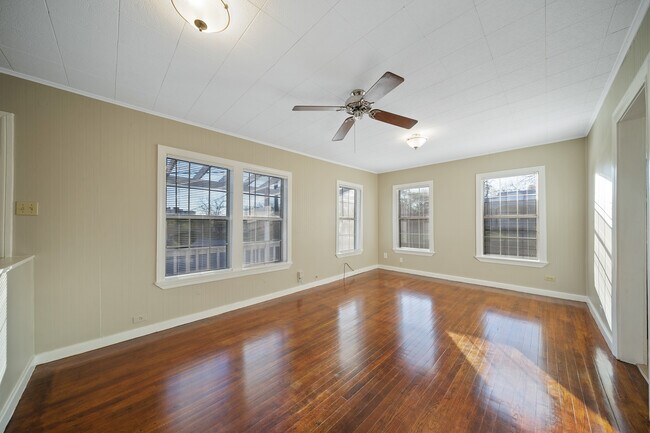 Building Photo - 103 Cosgrove St