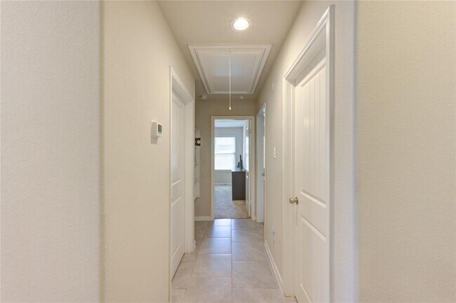 Building Photo - 9011 Hemlock Dr