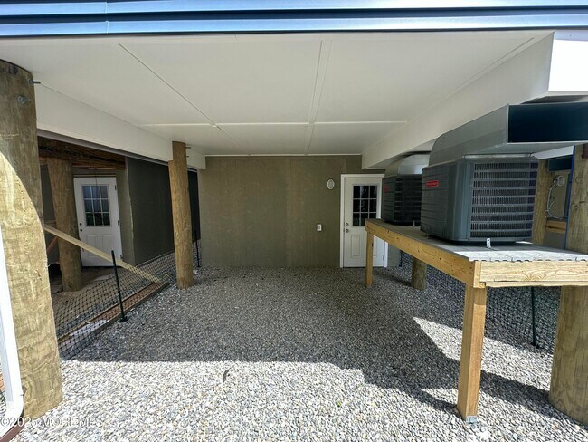 Building Photo - 55 Sampson Ave