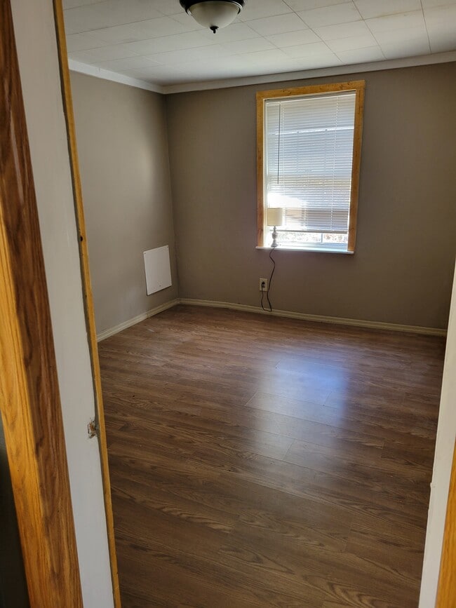 Building Photo - 895 W Schmitt Rd