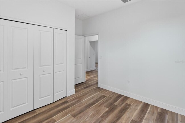 Building Photo - 1852 W Quaker Ln