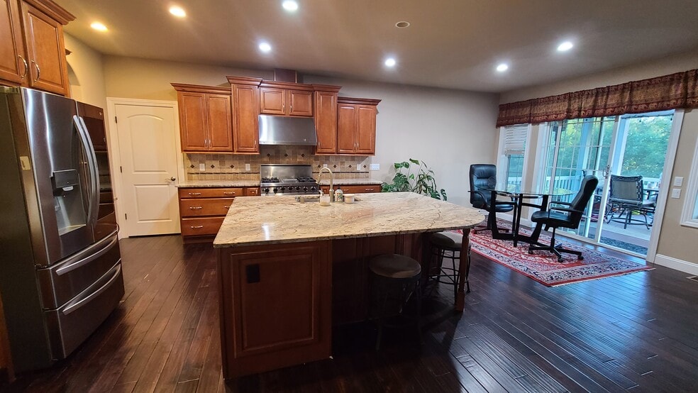 Building Photo - 2116 Peaceful Valley Pky