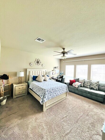 Building Photo - 7303 Abalone Way