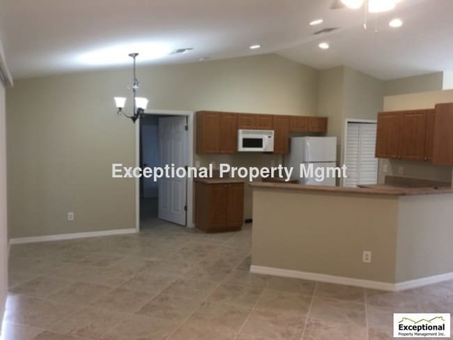 Building Photo - 3/2/2-Available Now.