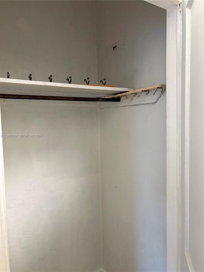 Building Photo - 1806 Funston St