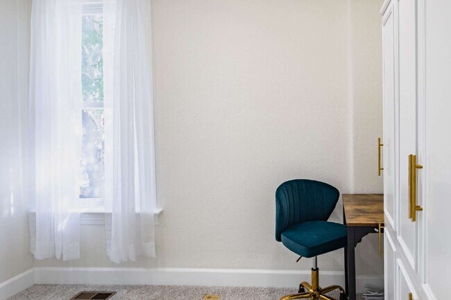 Building Photo - "COMING SOON" Stunning Remodeled Patio Hom...