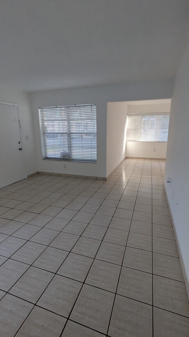 Building Photo - 235 Bird Rd