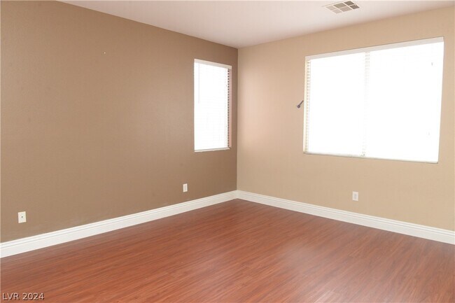 Building Photo - 6527 Tulip Garden Dr