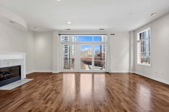 Building Photo - 330 N Clinton St