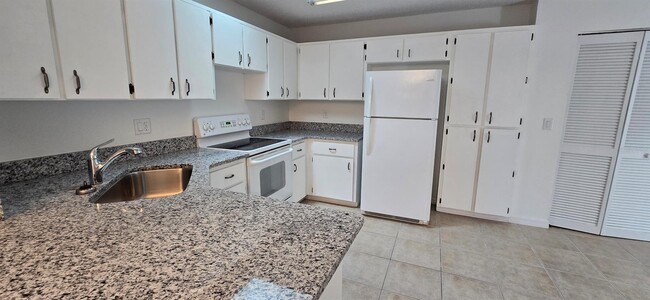 Building Photo - 4755 SW 151st Pl