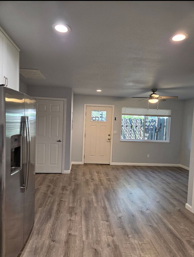 Building Photo - QUAINT ADU