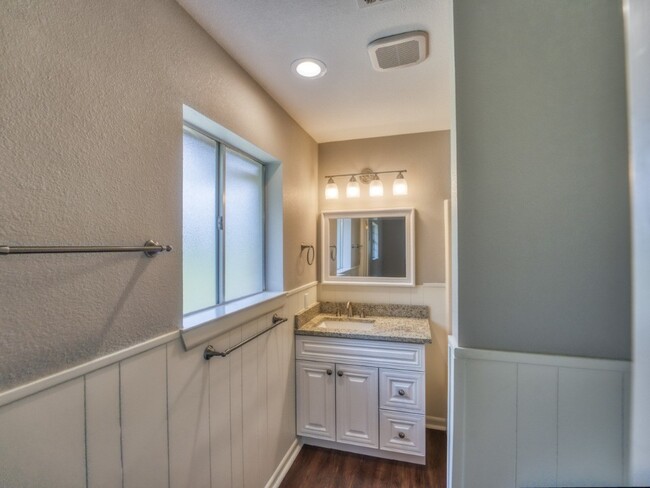 Building Photo - 207 McGee Trail