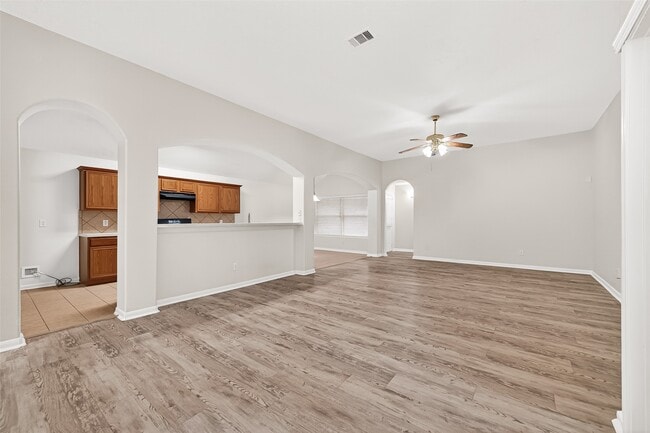 Building Photo - 13006 Rose Landing Dr