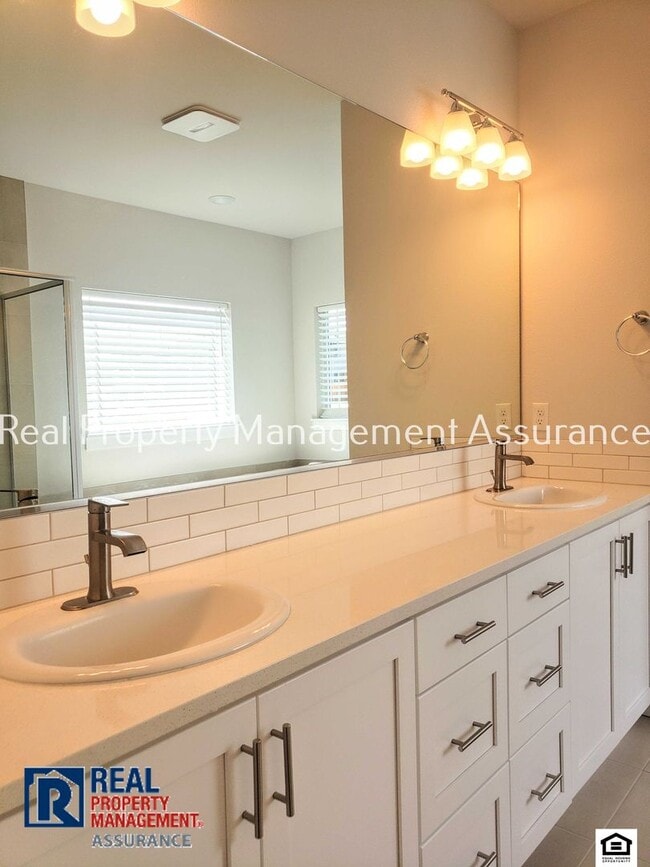 Building Photo - 16870 SW Rockhampton Ln