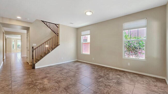 Building Photo - Upgraded kitchen and lots of sq ft in Verrado!