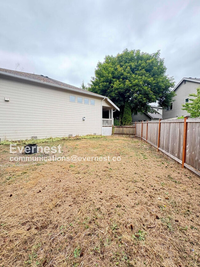 Building Photo - 8833 NE 178th St