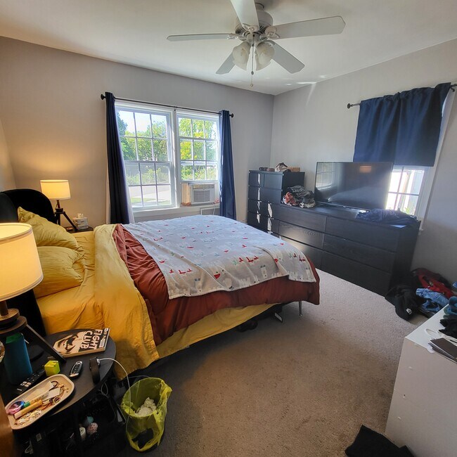 1st bedroom - 2318 St Paul Ave