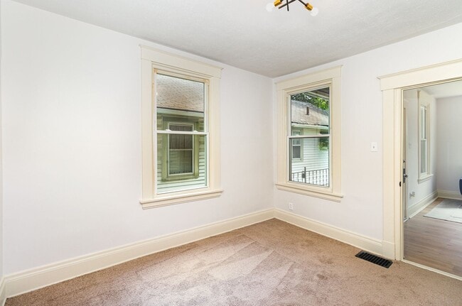 Building Photo - Chic Comfort & Space in North College Hill