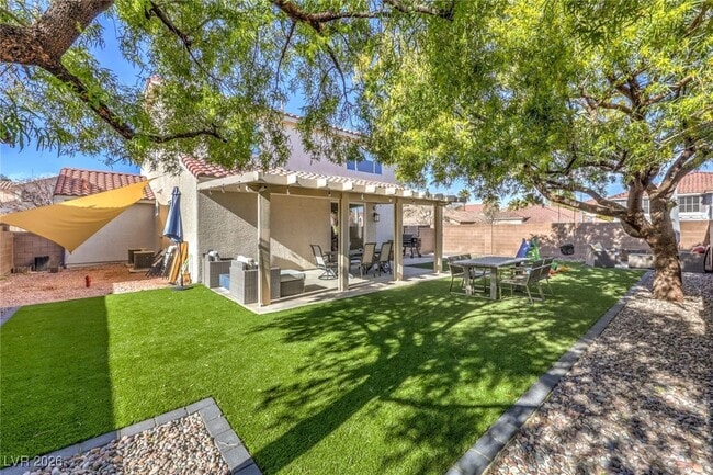 Building Photo - 5404 Avent Ferry St