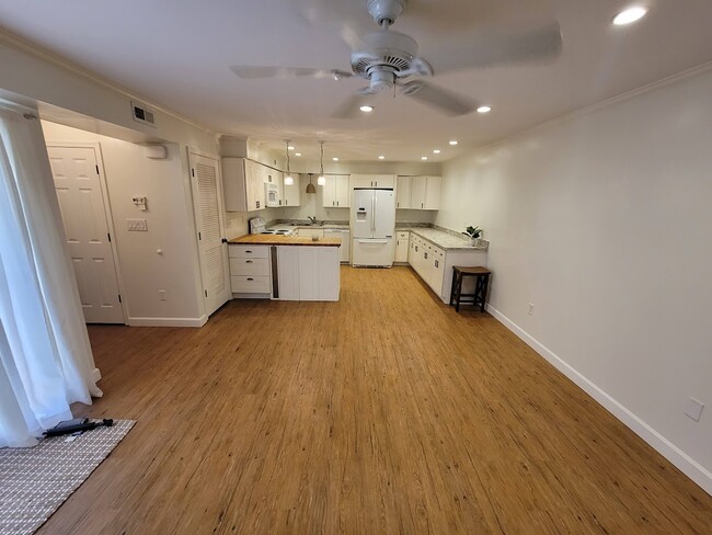 Building Photo - 402 Duck Hunter Ct