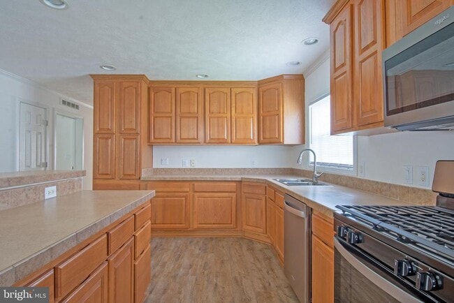 Building Photo - 192 Daffodil Dr